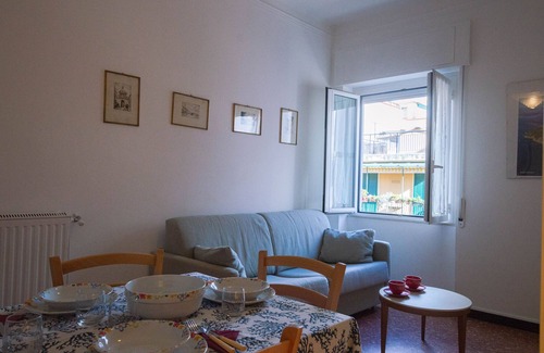 Alassio Apartment | Three-room air conditioning sleeps 6 100 meters from the sea 3rd floor lift