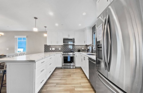 Mission Beach House | Three-story beach home w/private patio, gas grill, rooftop deck, balcony, W/D