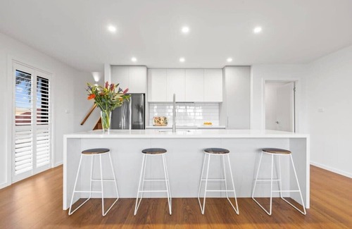 Launceston CBD House | Three-Story Haven River Views & Near Gorge