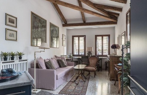 Santa Croce Apartment | Three terraces