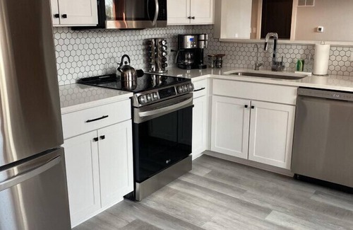 Jonesville Apartment | Three Trails Downtown Elkin, 3 Bedroom, Ground Floor