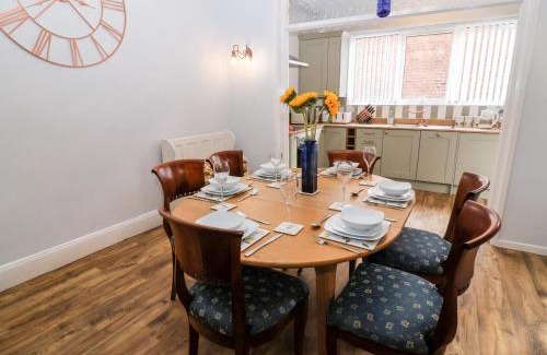 Ripon House | Through the Looking Glass