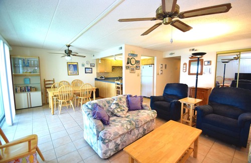 Midtown Ocean City Condo | Thunder Island 80B-Baywater 39th St, Free WiFi, Pool, Elev, W/D, AC