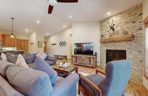 Country Club Estates House | Thunderbird Palace