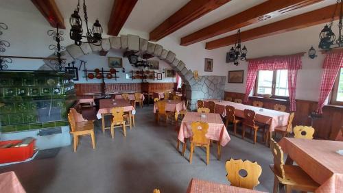 Bovec Hostel | Tičarjev Dom at Vrsic pass