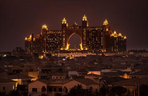 Palm Jumeirah Apartment | Tiara Residences, Palm Jumeirah Dubai - Mint Stay