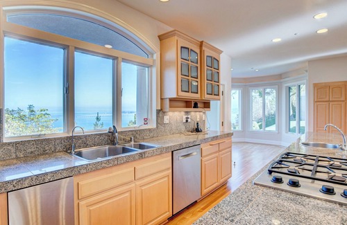 Tiburon House | Tiburon water views Luxury 4bdr/3.5bt. spacious house