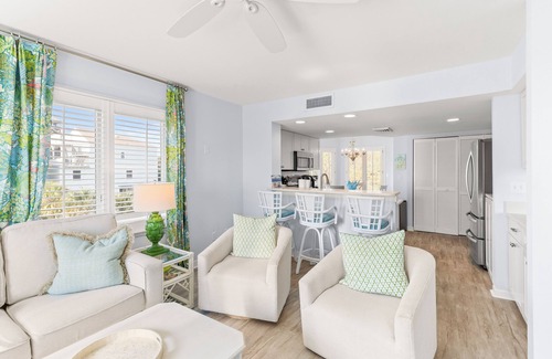 Isle of Palms Villa | Tidewater H301 - Top Floor End Unit! Pool!