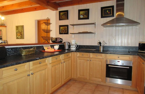 Souillac Ski Chalet | Tidy chalet in the woods of the beautiful Dordogne