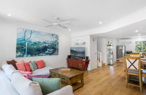 Belongil House | Tigerlily’s Easy Coastal holidaying in Byron Bay