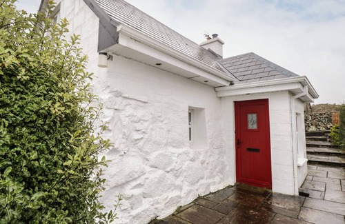 Inishmacatreer Cottage | TIGH MHICÏL, family friendly, with open fire in Rosmuc, County Galway