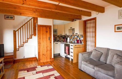 Glenelg Cabin | Tigh Na Creig Lodge - Cosy Beachfront Escape