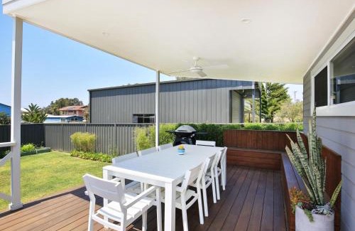 Culburra Beach House | Tillys Retreat I Pet Friendly I 3 Min Walk to Beach