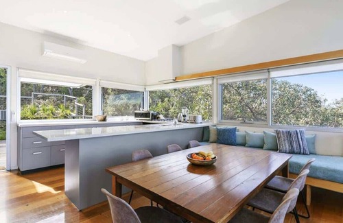 Fairhaven House | Timbara Hideaway I Ocean Views I Pet Friendly