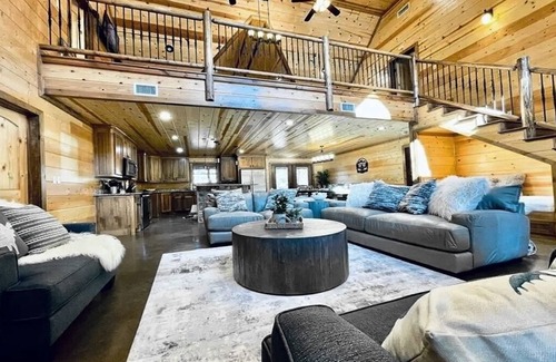 Hochatown Cabin | Timber Hills Lodge - Family-Group Play Set Hot Tub Pool Table Sleeps 21