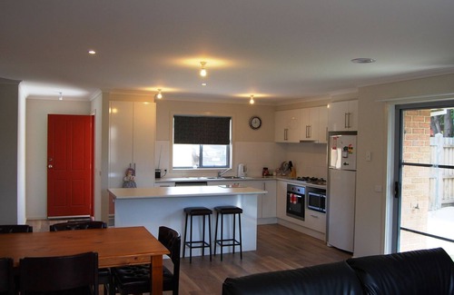 Portarlington House | Time to Relax - Stunning getaway in a prime location.