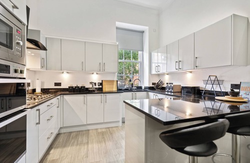 Glasgow Westend Apartment | Timeless 5 Bed Duplex Flat