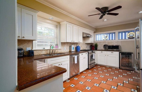 Del Mar House | Timeless Beach Beauty *️Huge Entire House 4/2 * Beach Attractions!