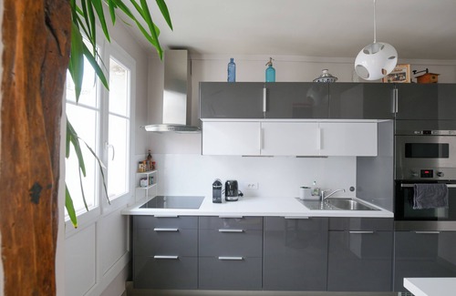 11th Arrondissement Apartment | Timeless Harmony