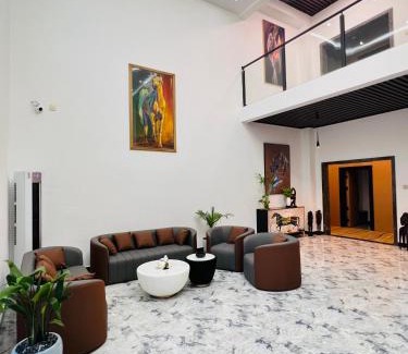 Freetown Hotel | Times Mansion Hotel Queen Room