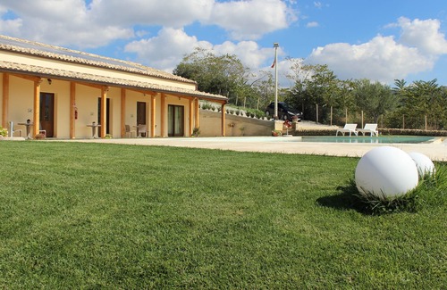 Chiaramonte Gulfi House | Timo Pretty cottage with sharing pool and amazing views