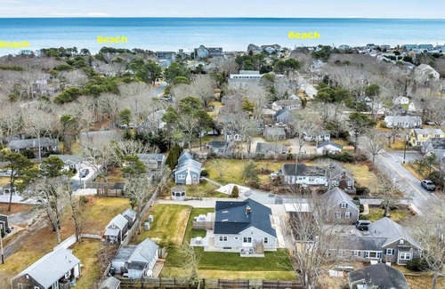 South Yarmouth Cottage | TinkerTown #6 Luxury Cottage: 2 Bedroom 2+Baths quick walk to beaches and bar