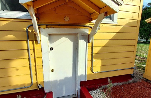 Lake Worth Apartment | Tiny Beach Home 1/1!