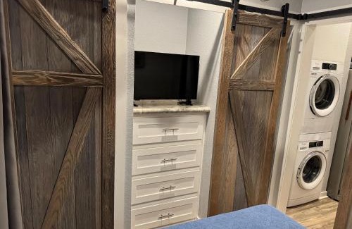 Austin Resort | Tiny Cozy Cabin Away From Home