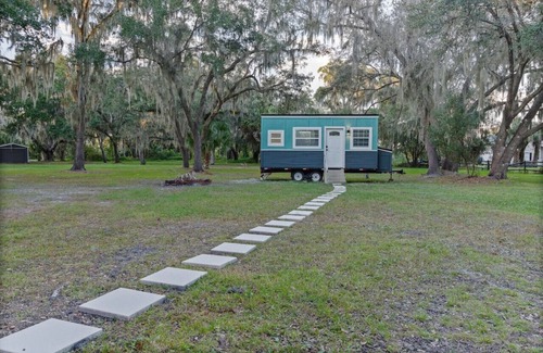 Kissimmee Apartment | Tiny Home on Wheels! Firepit + Close to Disney!