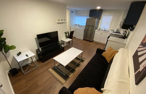 East Windsor House | Tiny Home | PetFriendly+Prime+Disney+Parking+Wifi
