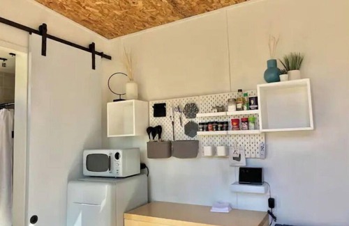 Lone Pine House | "TINY" HOME w/expansive views of the Sierras NOW W/WIFI!