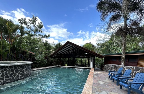Palma Cabin | Tiny House in La Fortuna with Jacuzzi and Pool