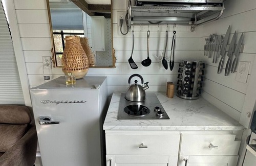 Buena Vista Cottage | Tiny House Near Miami Design District