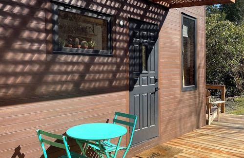 Ucluelet House | Tiny house with private hot tub