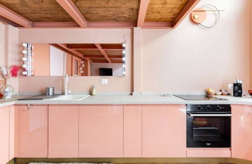 Calvairate Apartment | Tiny loft with dehor