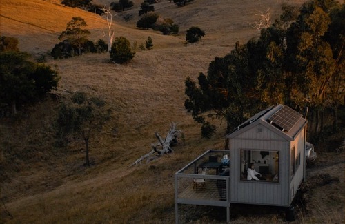 Tooborac Cabin | Tiny Pip Summary: Tin