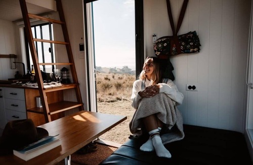 Duramana Cabin | Tiny Ruby Summary: Dr