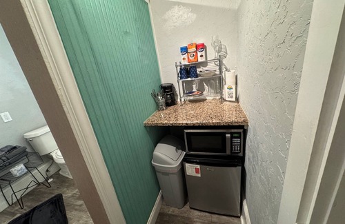 South Eola Apartment | TINY unit in cottage in the middle of Downtown