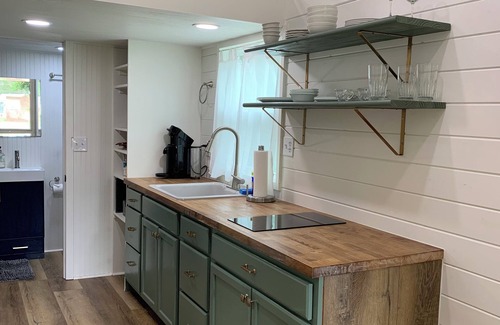 Pensacola Cottage | #tinyhousenation minutes to Pensacola Beach