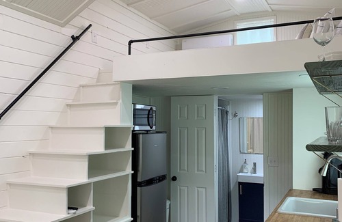 Pensacola Cottage | #tinyhousenation minutes to Pensacola Beach