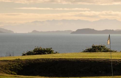 Clevedon House | Tio Point - Clevedon Family Getaway