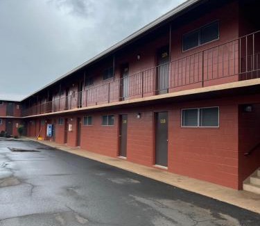 Lihue Hotel | Tip Top Motel