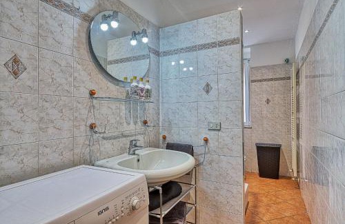 Casbeno Apartment | TITTI appartamento tra lago e città