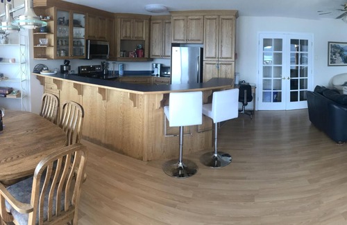 Scotch Creek House | TLC Beachhouse "Entire Home" - Waterfront - Shuswap Vacations and Sledding Accommodation