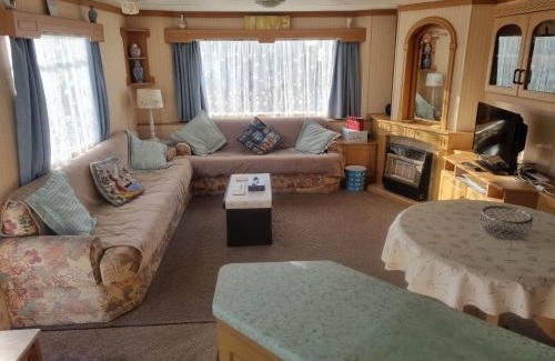 Chapel Saint Leonards Apartment | Tm8 6 BERTH 2 BEDROOM CARAVAN P