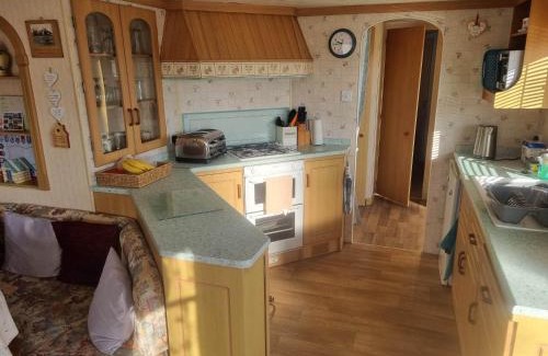 Chapel Saint Leonards Apartment | Tm8 6 BERTH 2 BEDROOM CARAVAN P