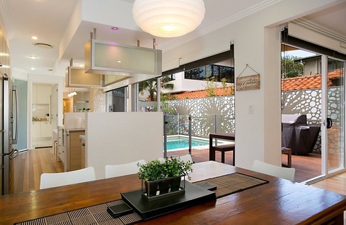Mermaid Beach House | Tobys Beach House - Executive-style beach house has everything you need within easy reach
