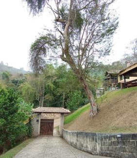 Miguel Pereira House | Toca do Dino - casa aconchegante com vista, lareira, piscina e área kids