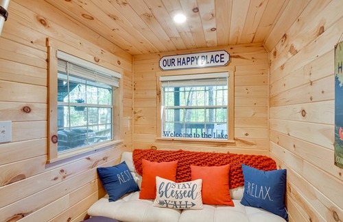 Toccoa Apartment | Toccoa Vacation Rental w/ On-Site Lake Access!