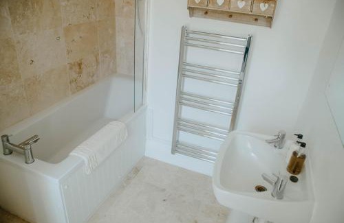 Upton Cheyney Bed & Breakfast | Toghill House Farm